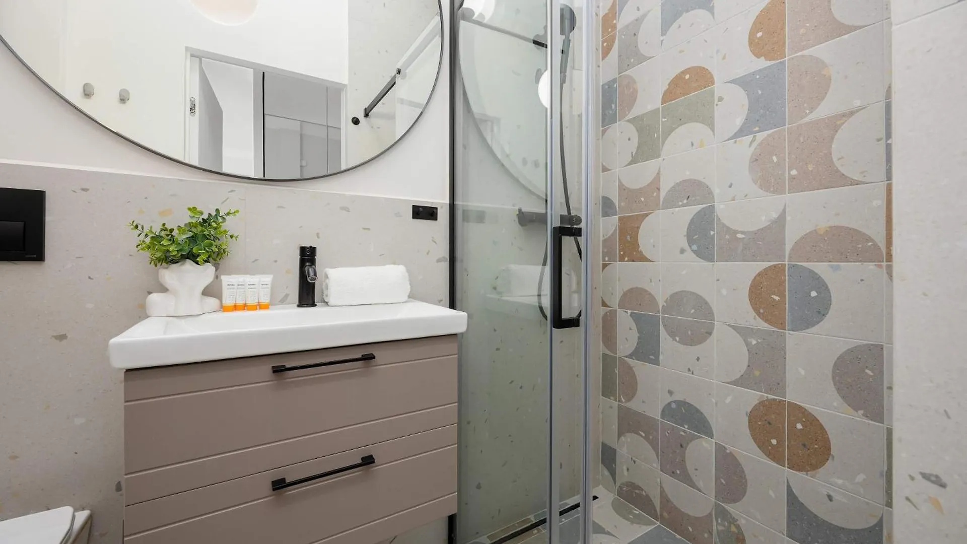 Bright Apartment Rakowiecka Near Pole Mokotowskie By Noclegi Renters Warsaw